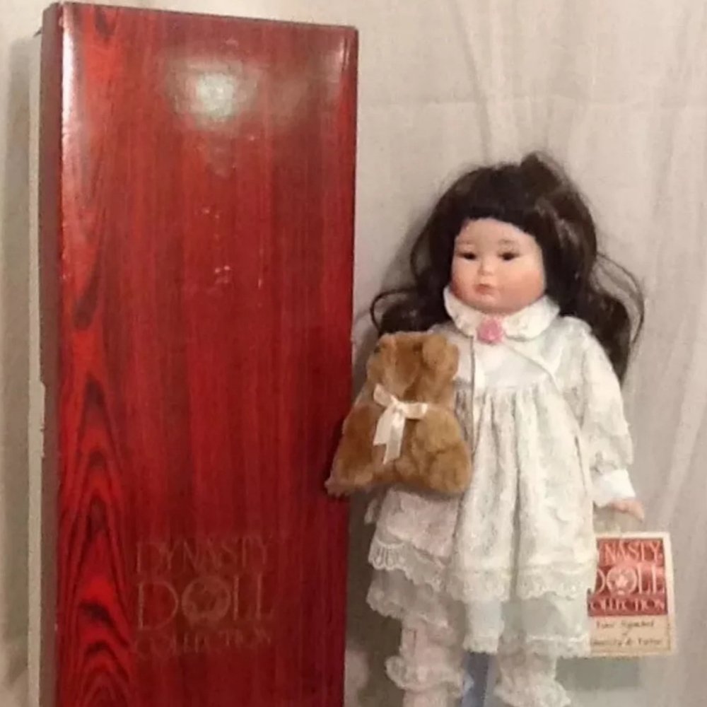 Vintage DYNASTY DOLL COLLECTIBLE